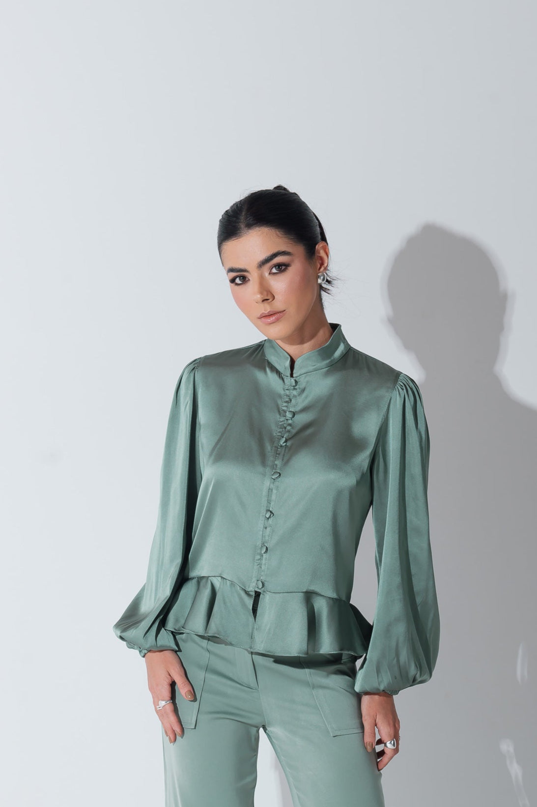 Camisa Acetinada Lisandra Verde Menta Saphir