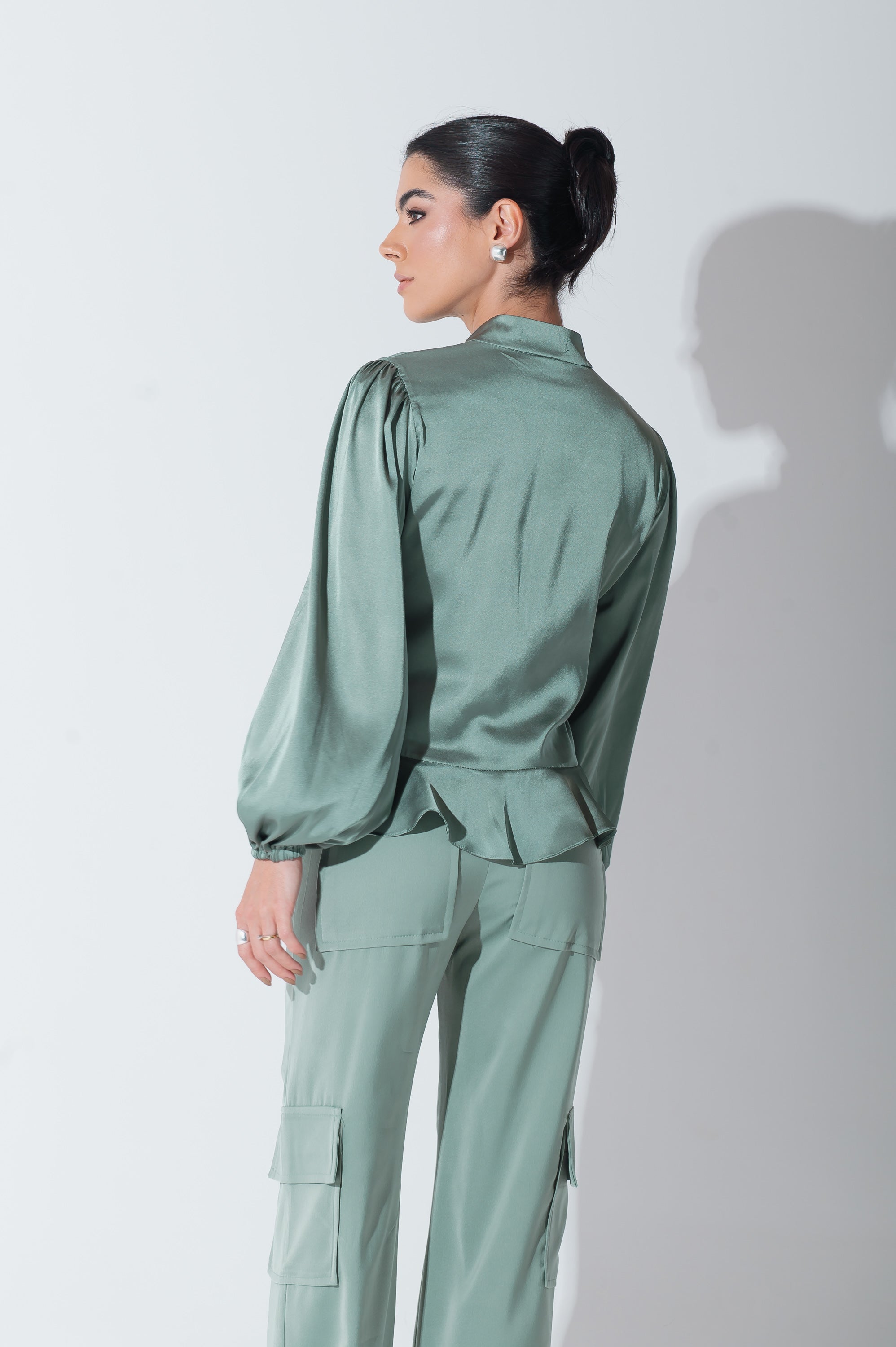 Camisa Acetinada Lisandra Verde Menta Saphir