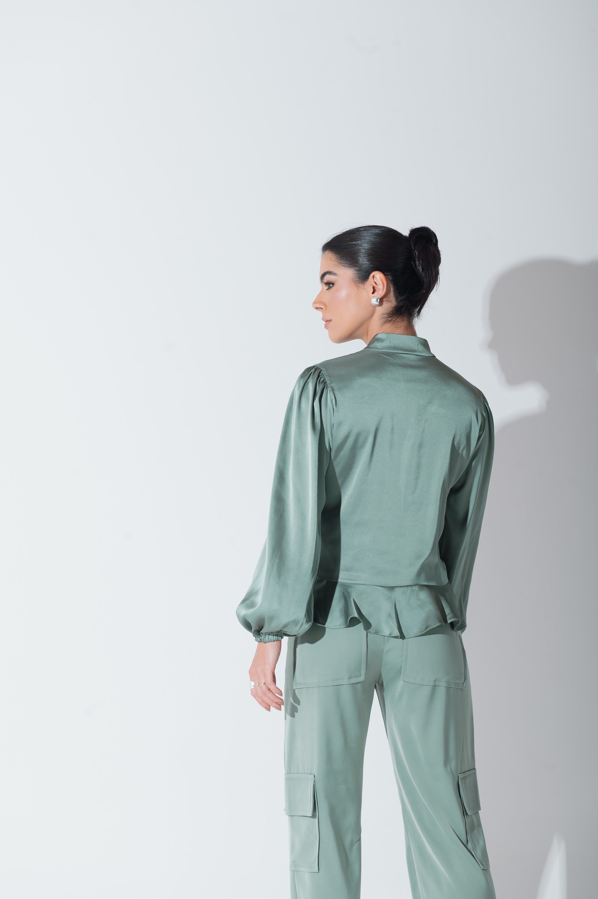 Camisa Acetinada Lisandra Verde Menta Saphir
