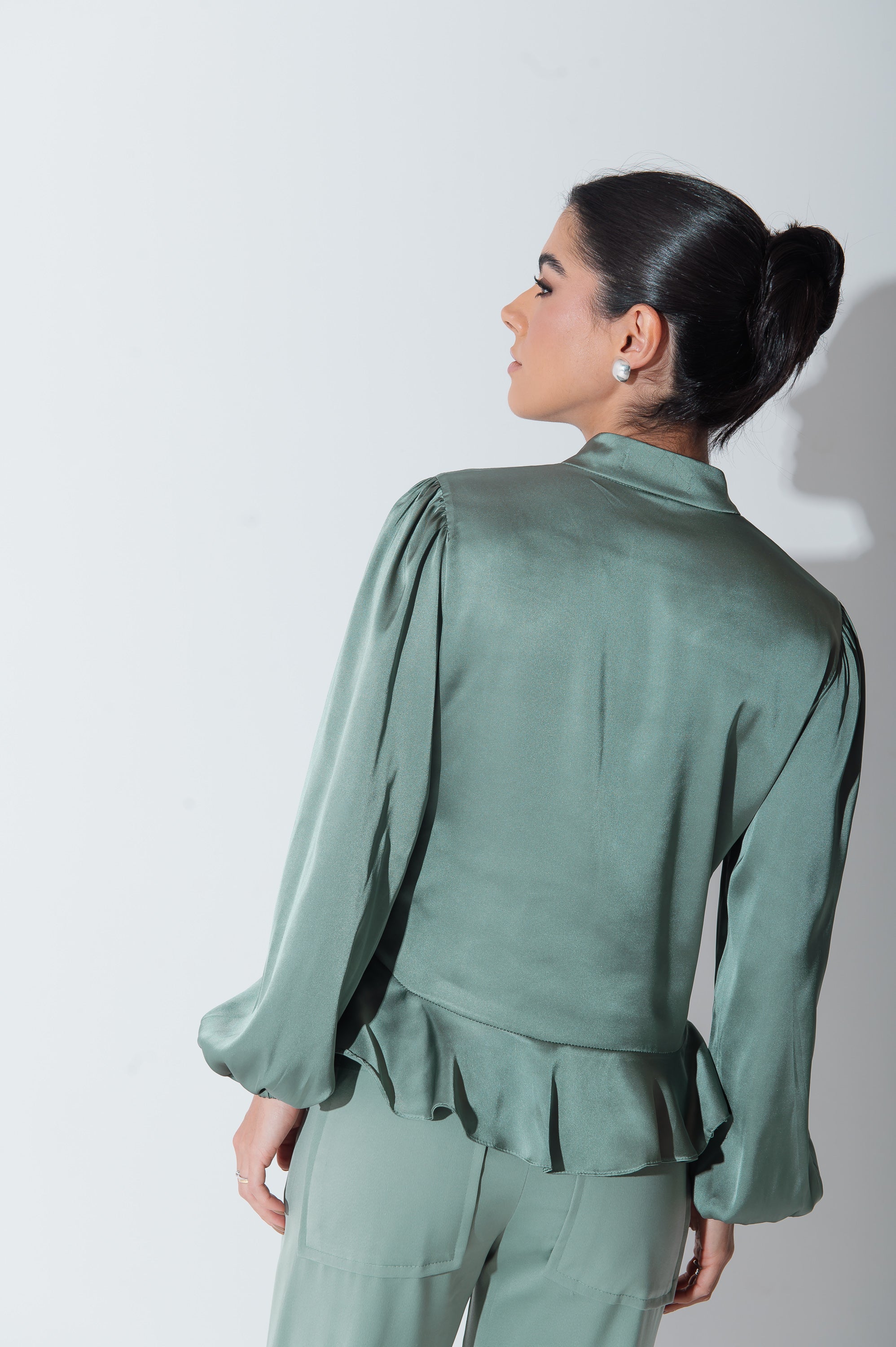 Camisa Acetinada Lisandra Verde Menta Saphir