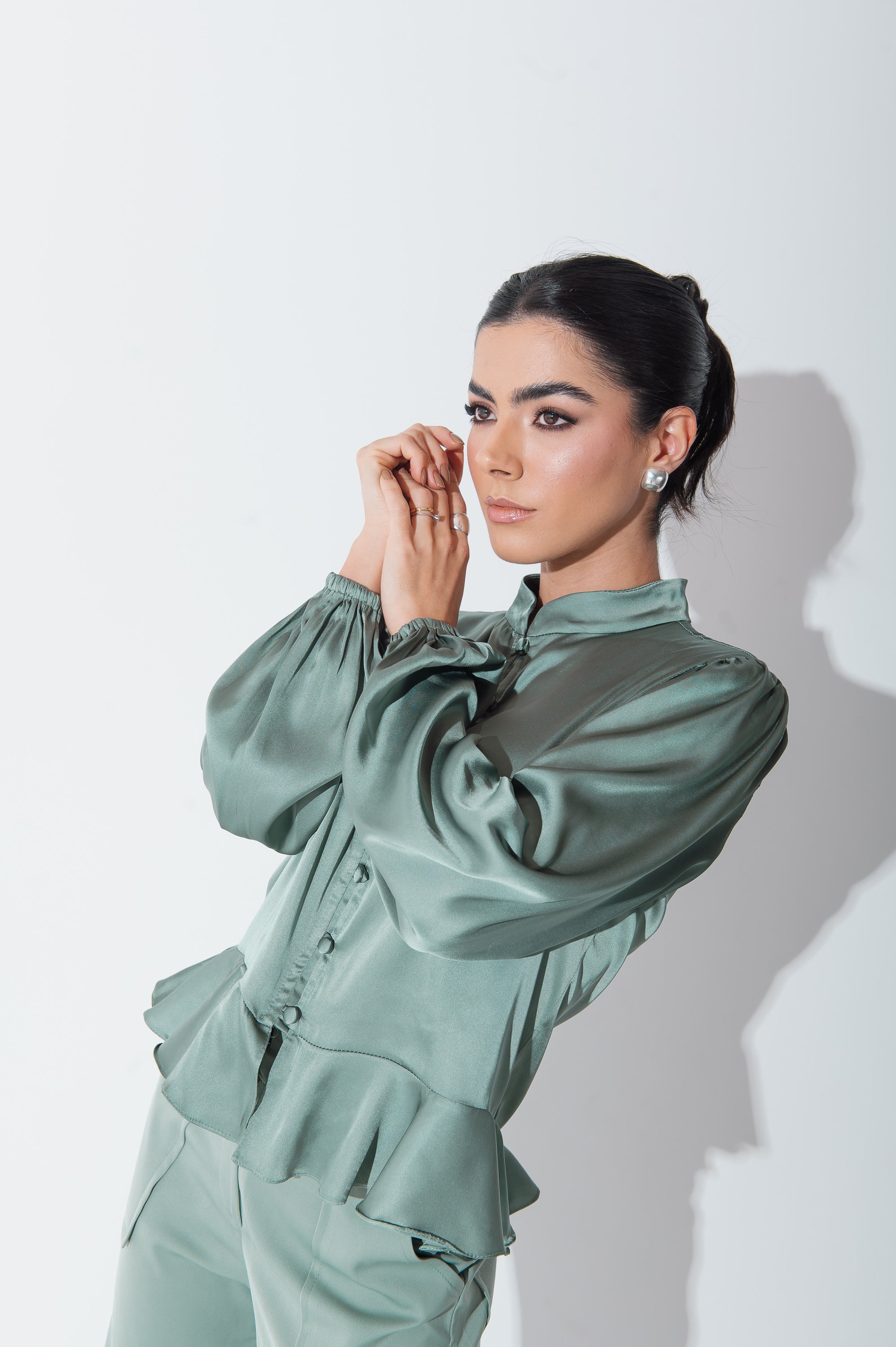 Camisa Acetinada Lisandra Verde Menta Saphir