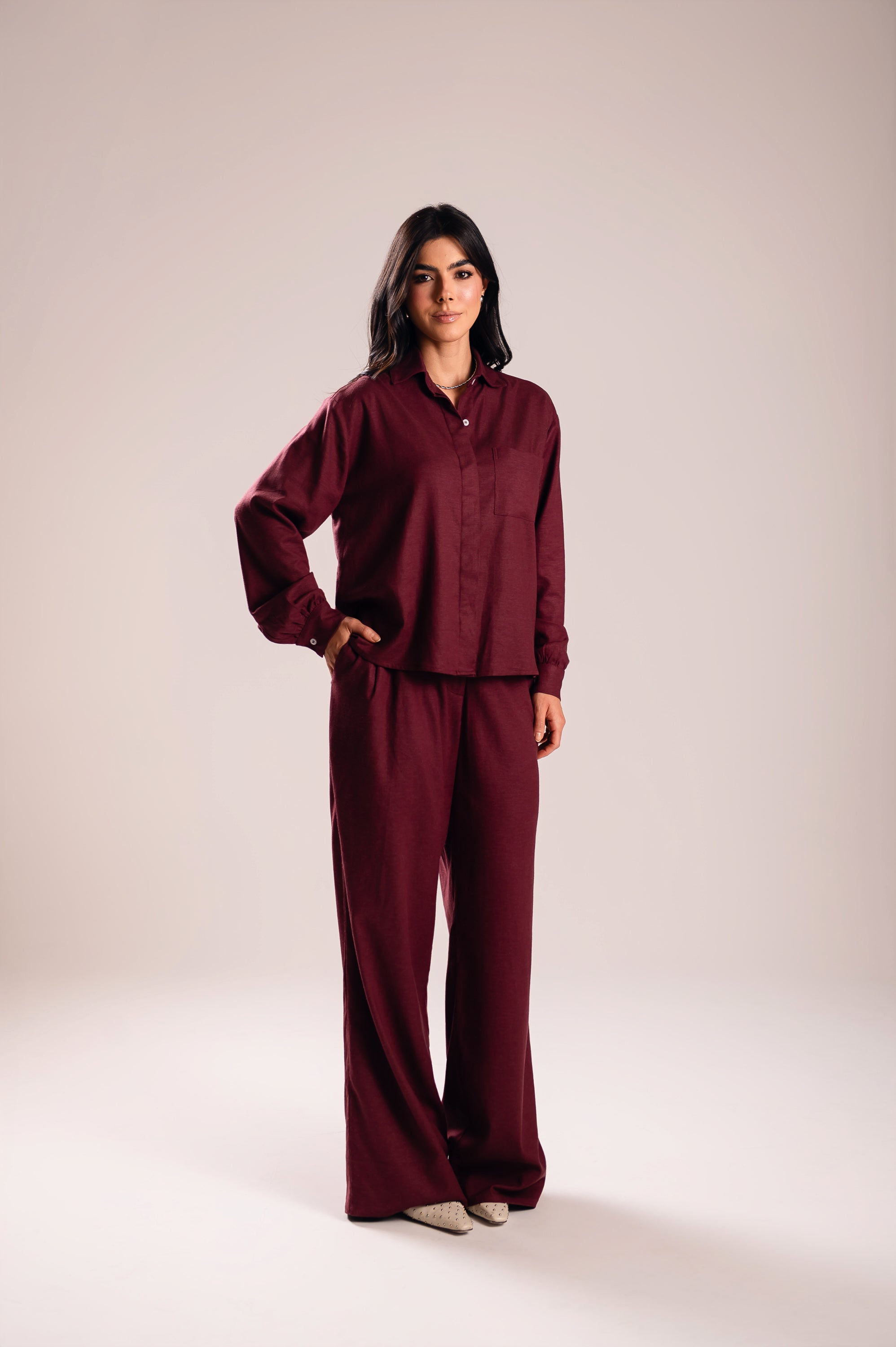 Calça Pantalona Linho Olívia Uva Saphir (Pré-Venda)