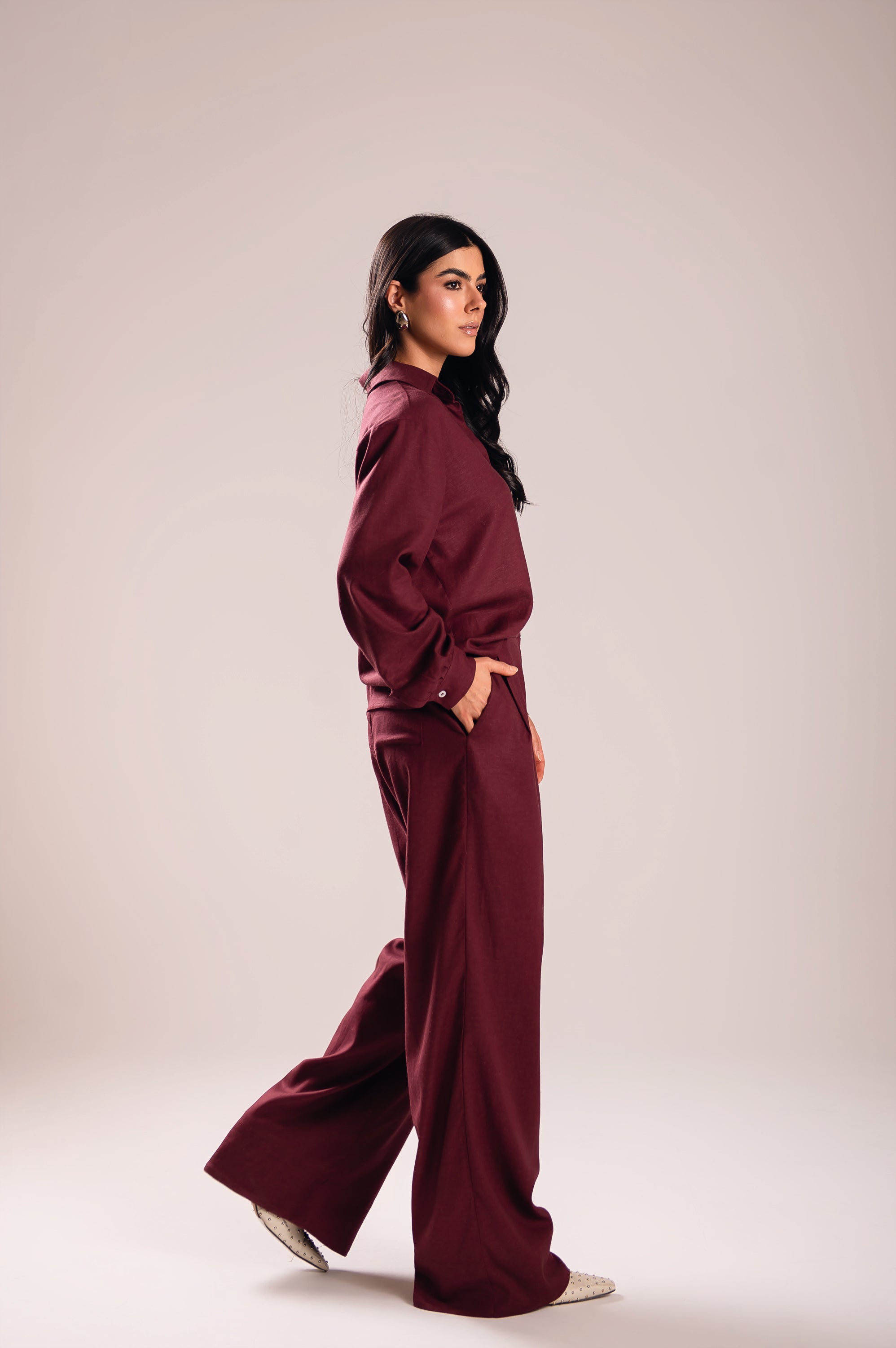 Calça Pantalona Linho Olívia Uva Saphir (Pré-Venda)
