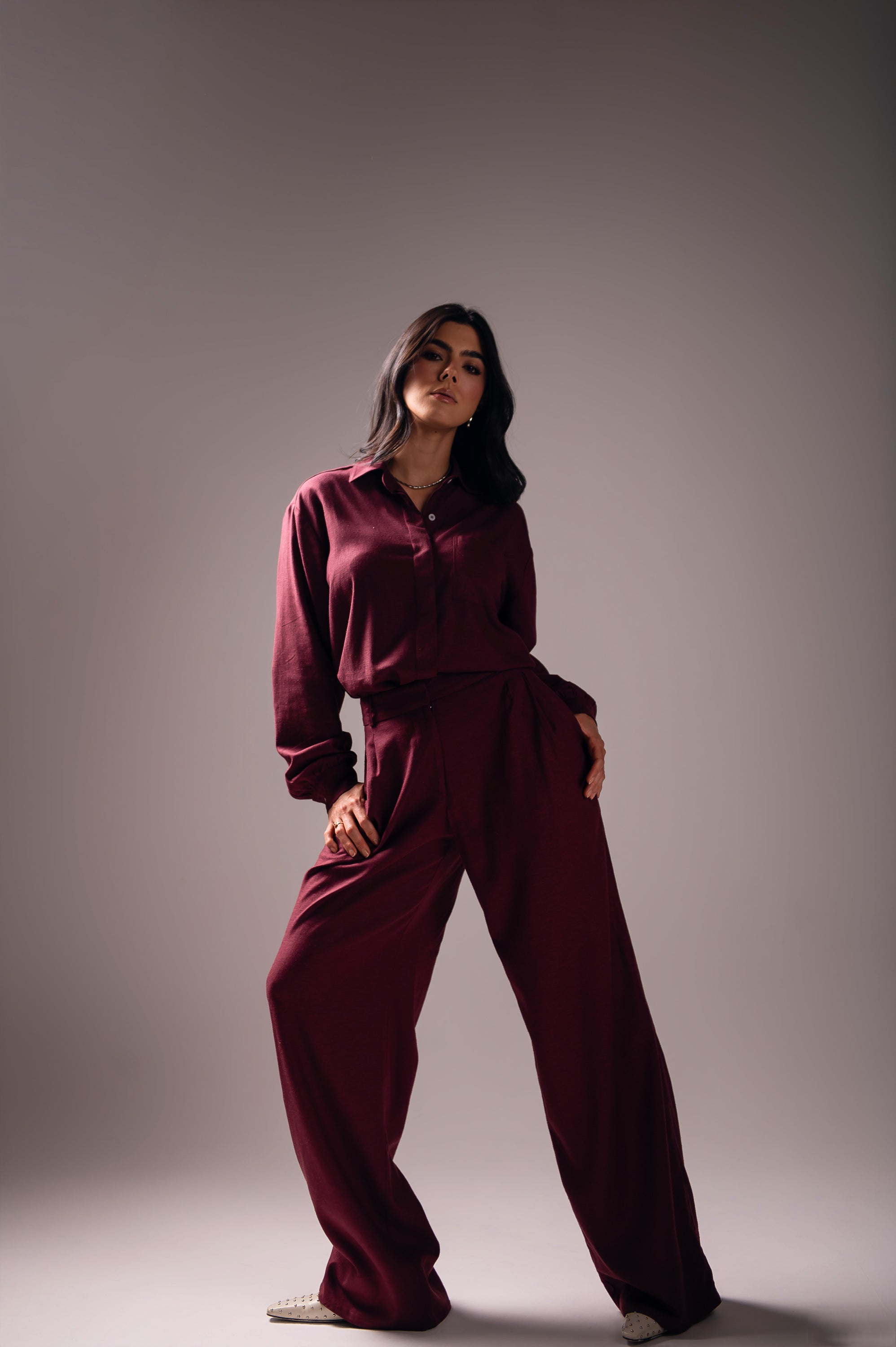 Calça Pantalona Linho Olívia Uva Saphir (Pré-Venda)