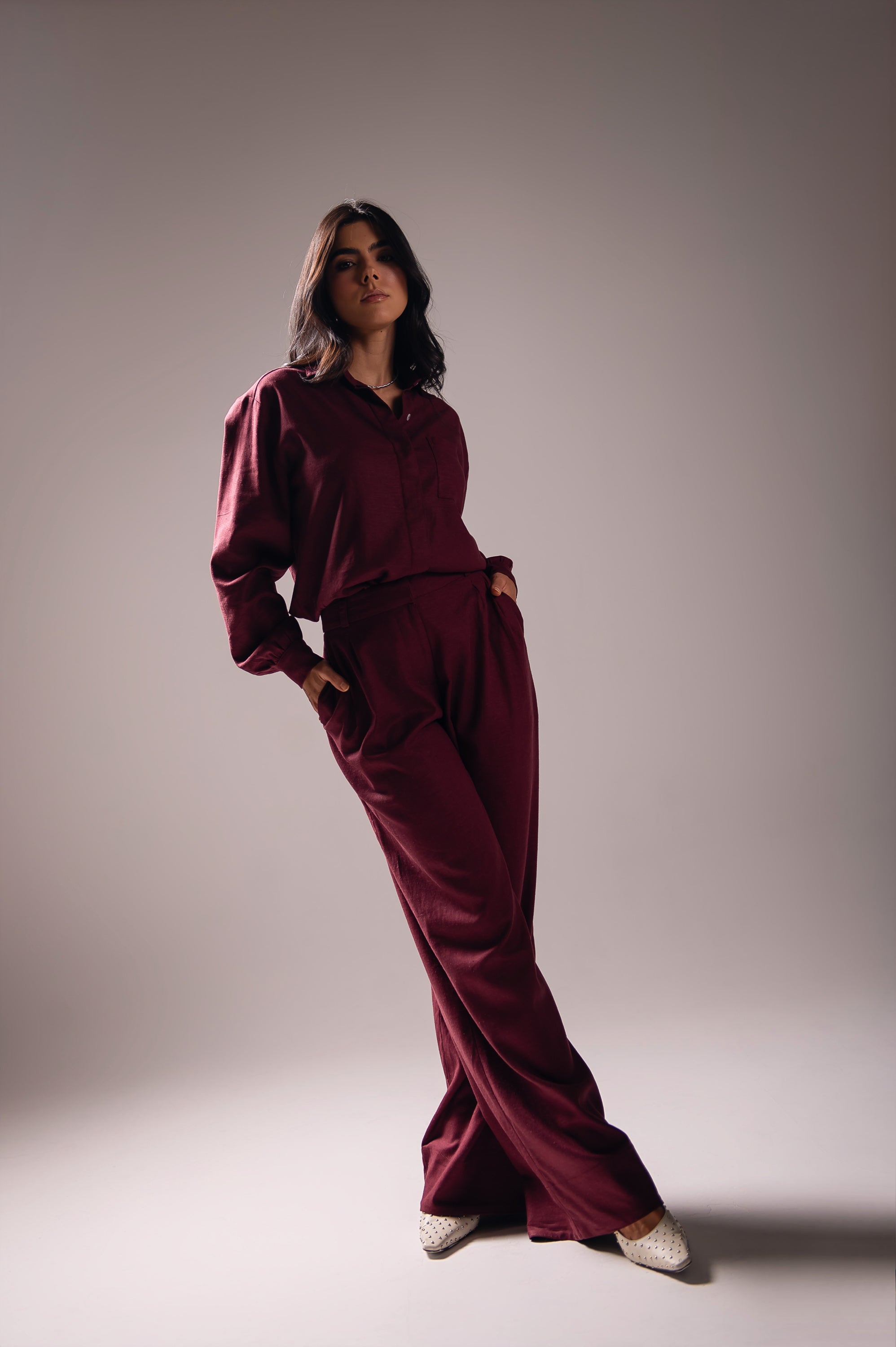 Calça Pantalona Linho Olívia Uva Saphir (Pré-Venda)